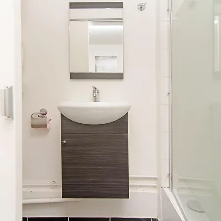 Cosy Clichy Studio Daire